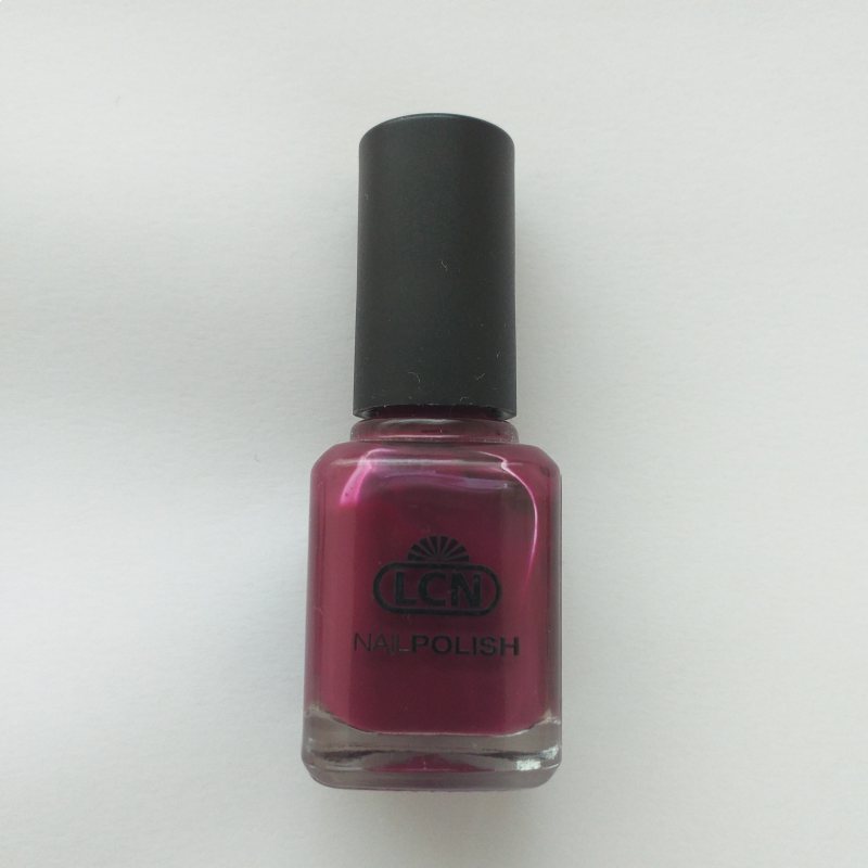 Smalto colore LCN 8 ml purple chic.