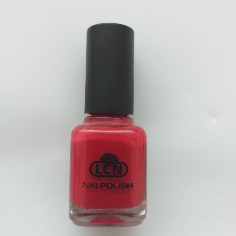 Smalto colore LCN 8 ml fuchsia babe.